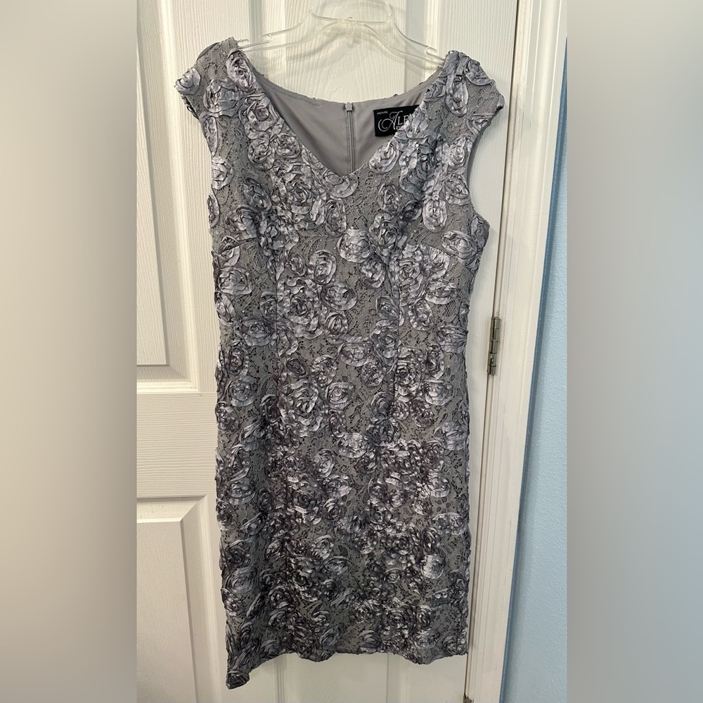 Women’s Alex evenings pewter cocktail dress, like new condition.